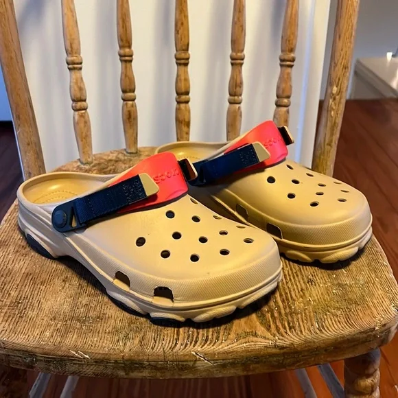 CROCS Shoes Rare Discontinued Color Crocs Classic Allterrain